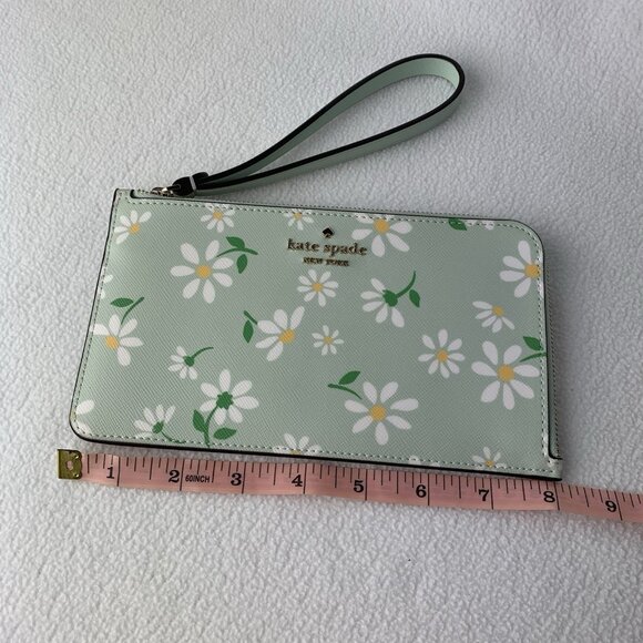 Kate Spade Lucy Day Tripper Daisy Small L-Zip Wristlet Light Green - Picture 2 of 10
